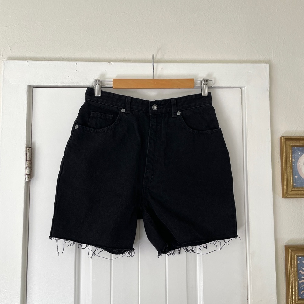 Vintage LA Gear Classic Black Denim Women's Shorts Size 28 raw hem distressed